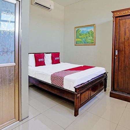 Oyo 91587 Griya Buah De5 Syariah Hotell Sidoarjo Eksteriør bilde