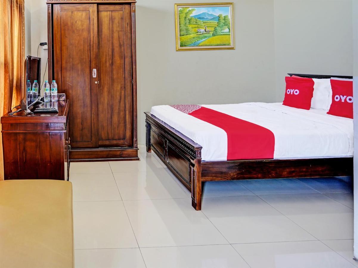 Oyo 91587 Griya Buah De5 Syariah Hotell Sidoarjo Eksteriør bilde
