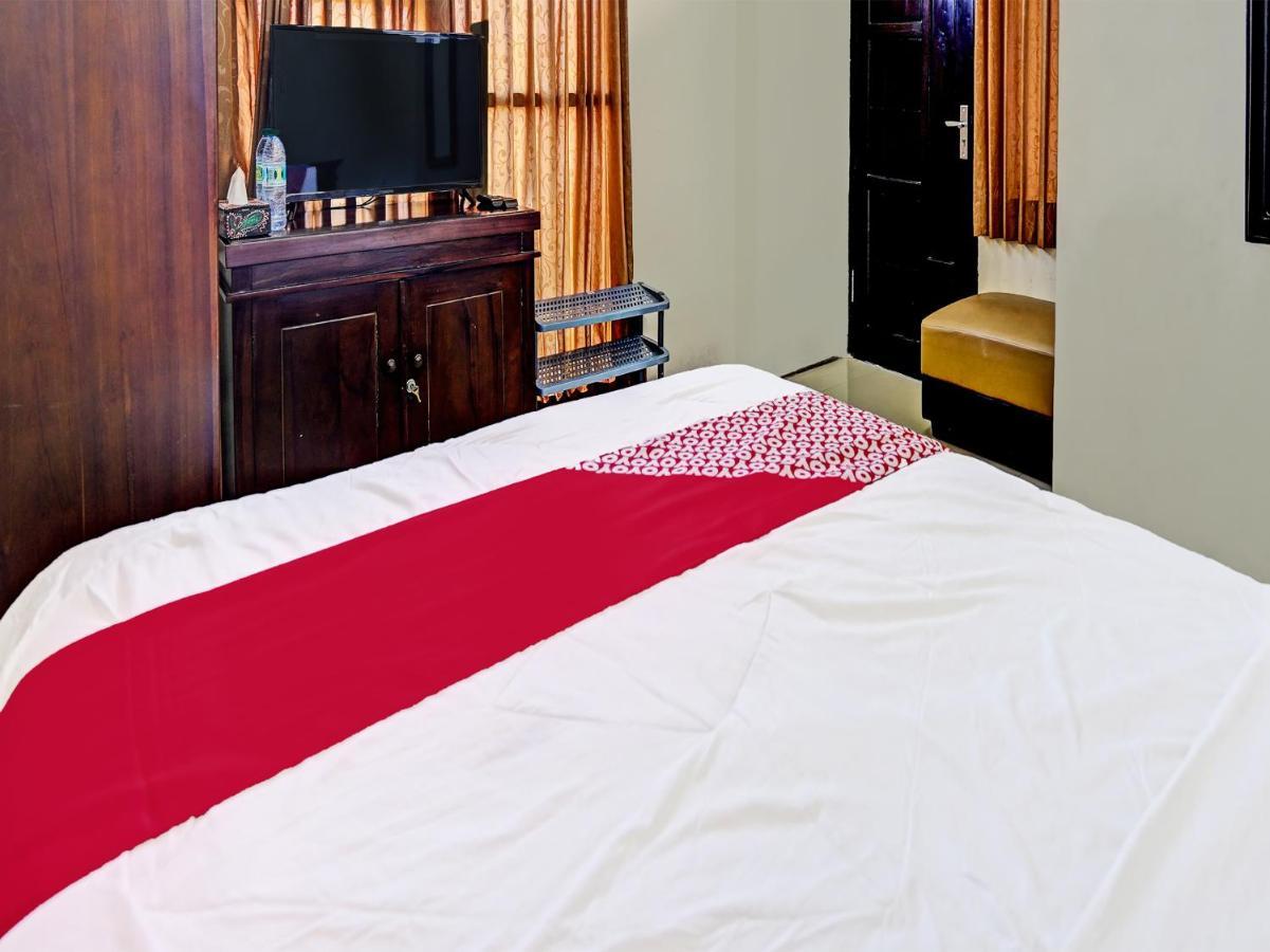 Oyo 91587 Griya Buah De5 Syariah Hotell Sidoarjo Eksteriør bilde