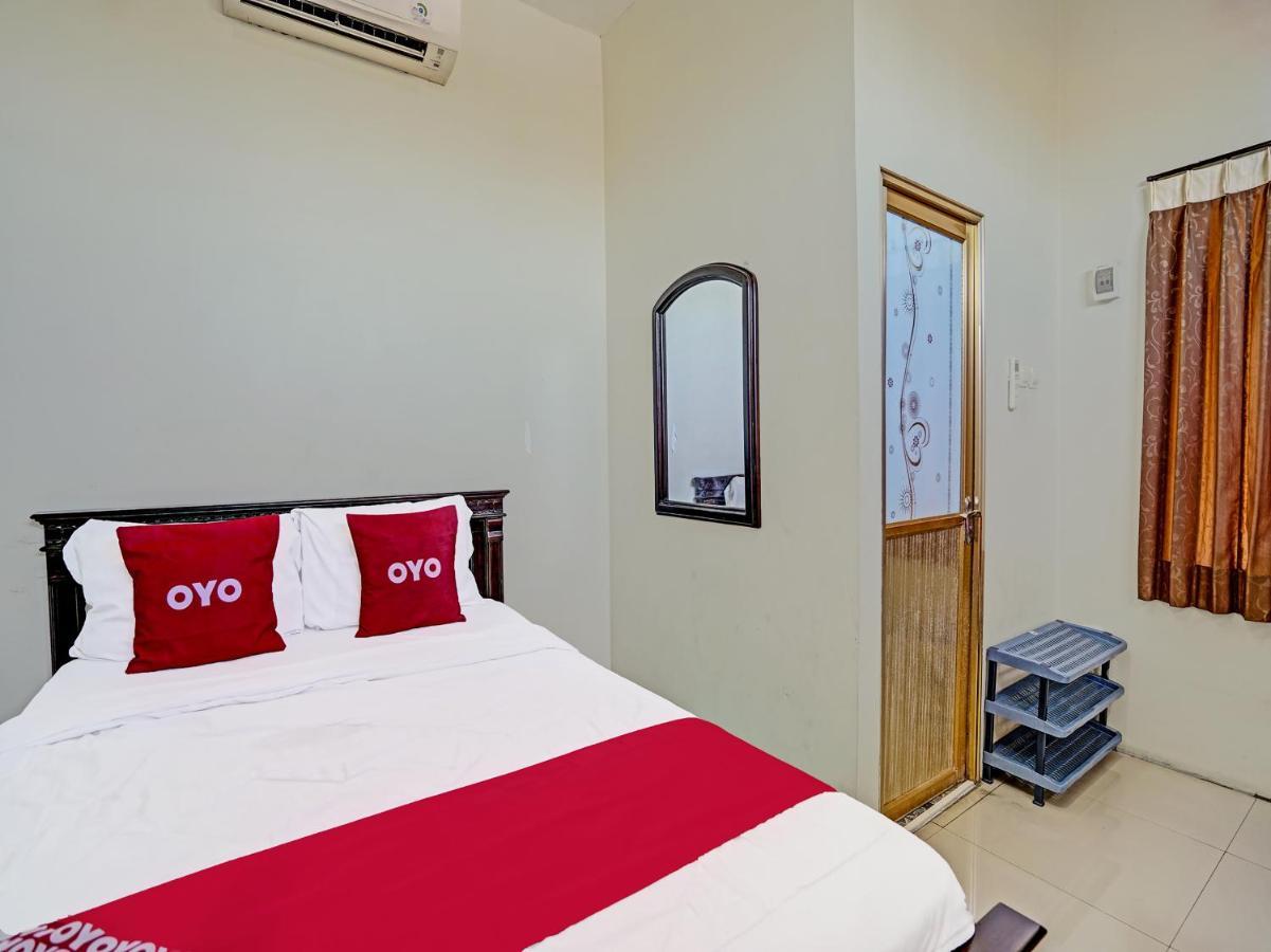 Oyo 91587 Griya Buah De5 Syariah Hotell Sidoarjo Eksteriør bilde